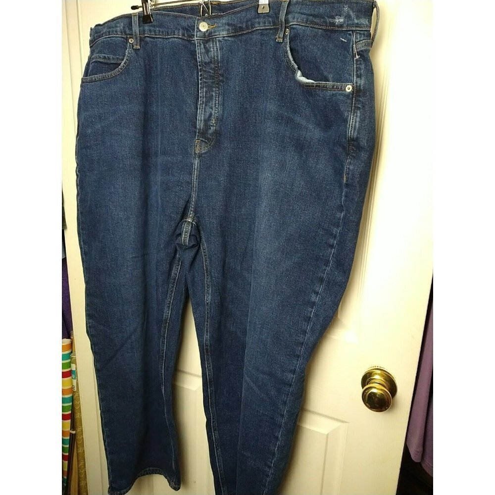 OLD Navy Sky High Rise Curvy Secret Slim Pocket  medium wash Jeans. Size 26